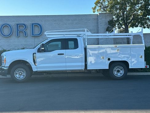 New 2026 Ford F250 XL w/ XL Chrome Package image 7