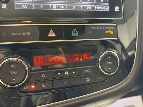 Used 2019 Mitsubishi Outlander SEL AWD/4WD image 21