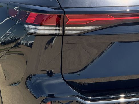 New 2026 Volkswagen Tiguan SE R-Line FWD image 13