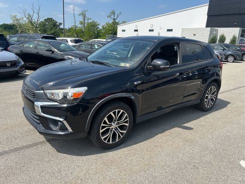 Used 2017 Mitsubishi Outlander Sport SE AWD/4WD image 3