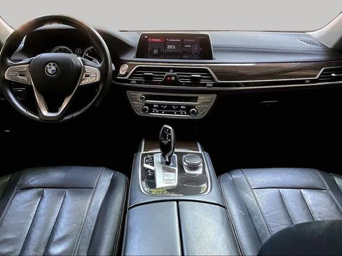 Used 2018 BMW 740i RWD image 15