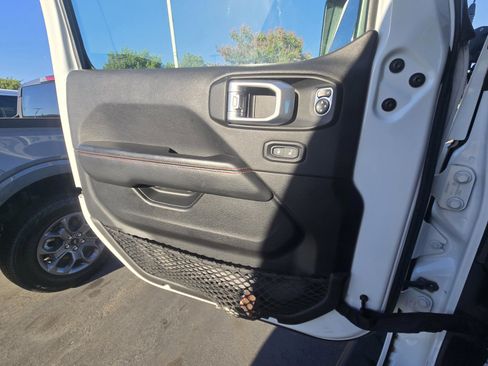 Used 2021 Jeep Wrangler Unlimited Rubicon AWD/4WD image 16
