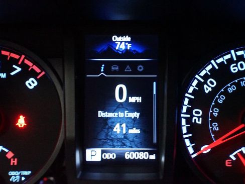 Certified 2022 Toyota Tacoma SR AWD/4WD image 16