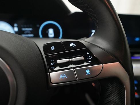 Used 2024 Hyundai Elantra Limited FWD image 18