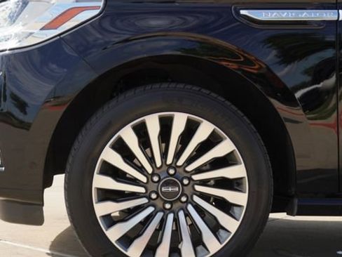 Used 2019 Lincoln Navigator L Reserve image 5
