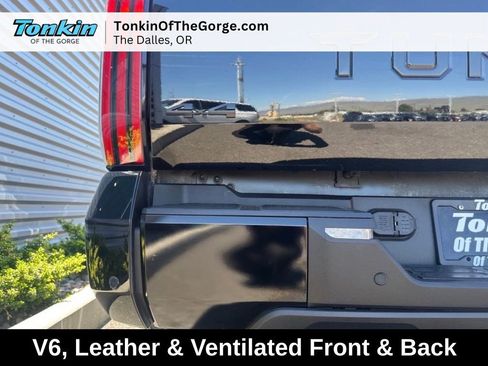 Used 2023 Toyota Tundra Platinum AWD/4WD image 34