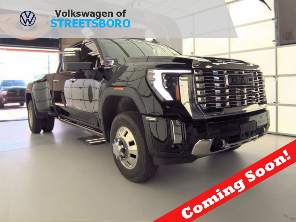Used 2024 GMC Sierra 3500 Denali w/ Denali Reserve Package AWD/4WD image 1