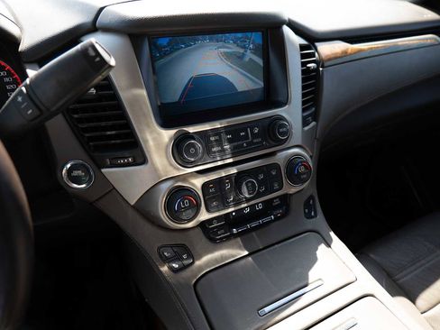 Used 2015 GMC Yukon Denali w/ Premium Package image 16