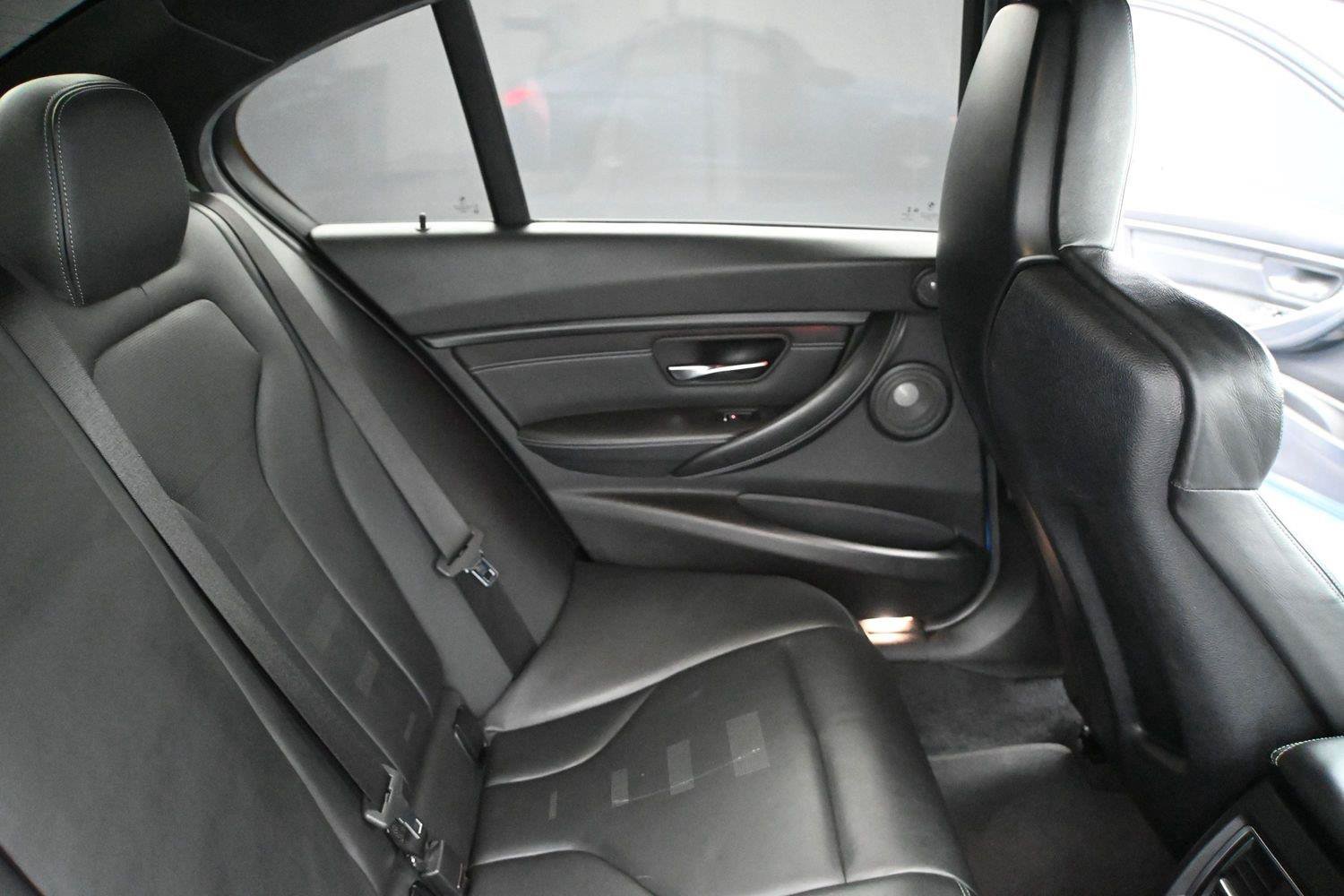 Used 2018 BMW M3 RWD image 28