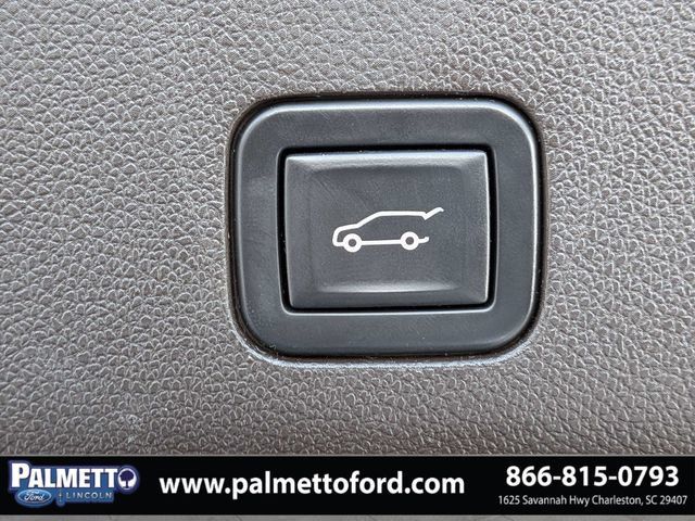Used 2023 Cadillac Escalade Premium Luxury AWD/4WD image 13