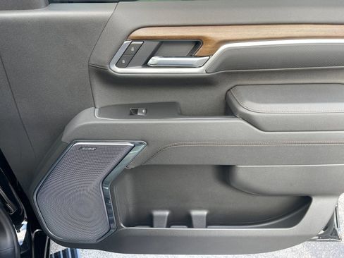 Used 2025 Chevrolet Silverado 2500 High Country w/ High Country Premium Package image 19