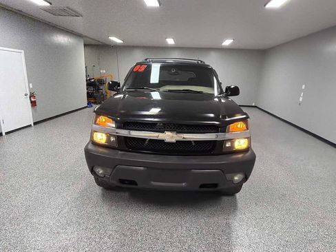 Used 2005 Chevrolet Avalanche Z71 w/ Sun And Sound Package image 8