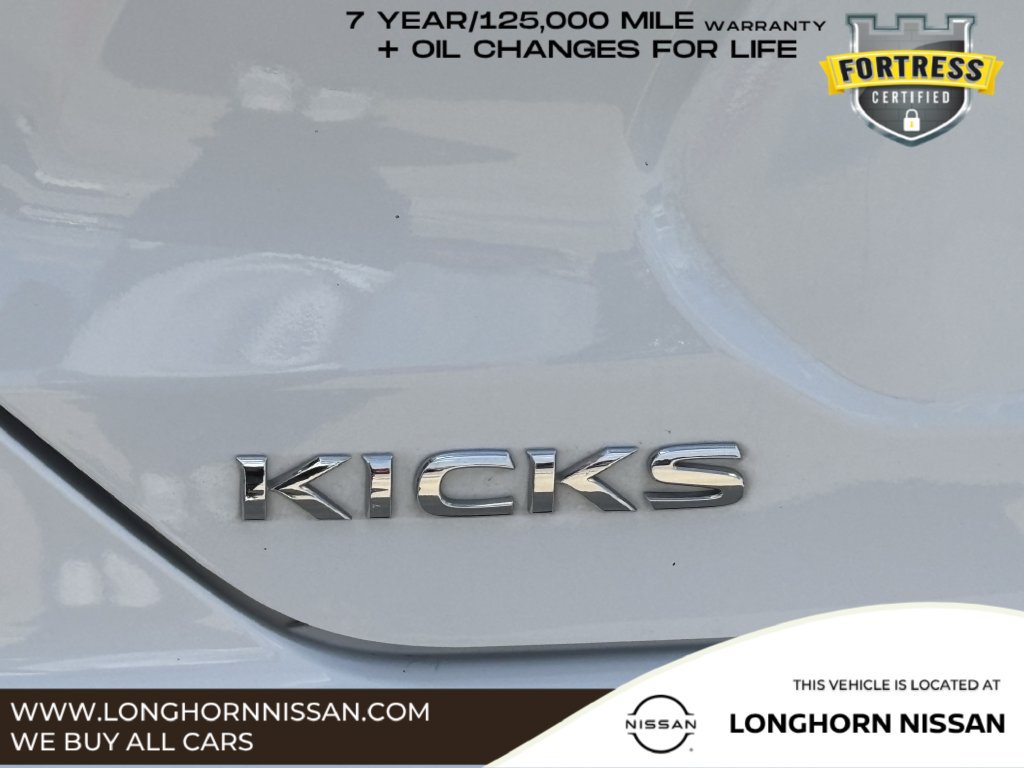 Used 2024 Nissan Kicks SR w/ SR Premium Package FWD image 8