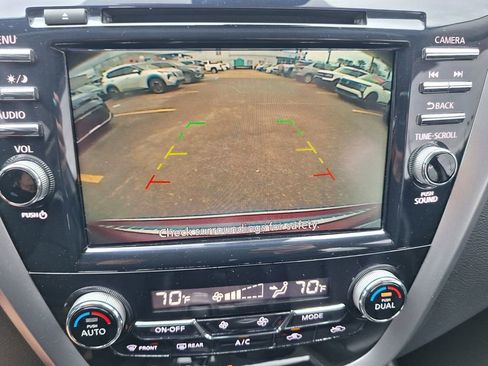 Used 2023 Nissan Murano SV image 16