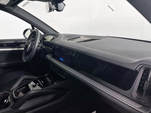 New 2026 Porsche Cayenne AWD/4WD image 31