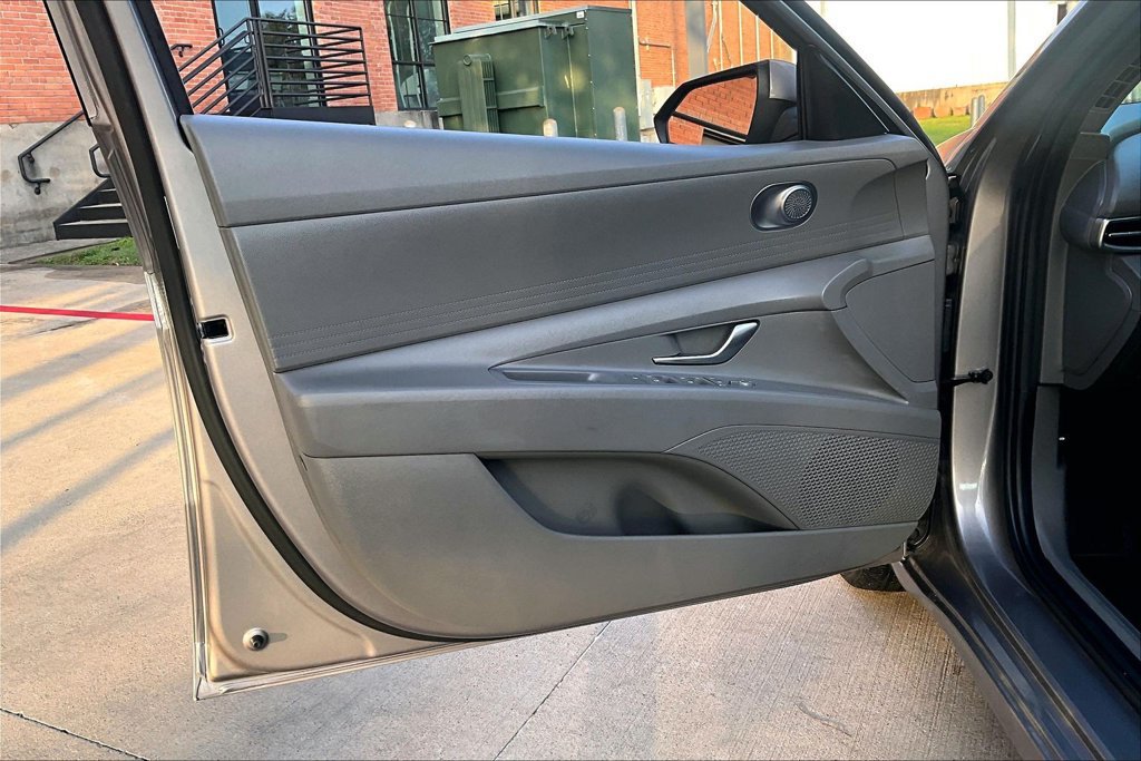 Used 2021 Hyundai Elantra SEL FWD image 24