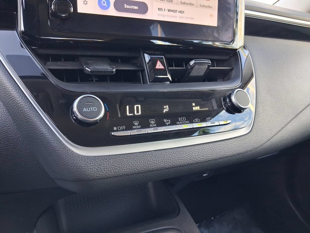 Used 2025 Toyota Corolla LE FWD image 21