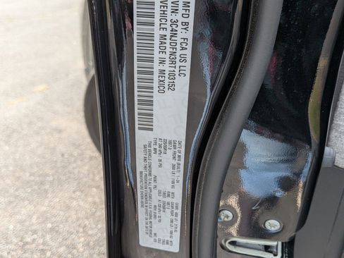 Certified 2024 Jeep Compass Latitude w/ Sun and Sound Group image 41