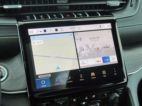 New 2025 Jeep Grand Cherokee Limited w/ Luxury Tech Group II image 17