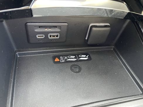 Used 2023 Buick Envision Avenir AWD/4WD image 26