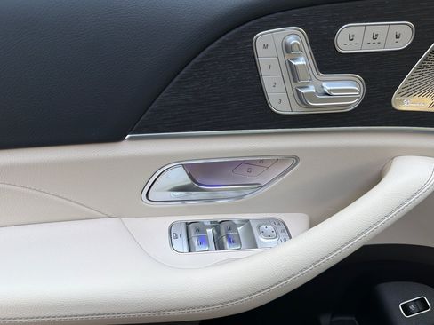 New 2026 Mercedes-Benz GLS 450 4MATIC image 10