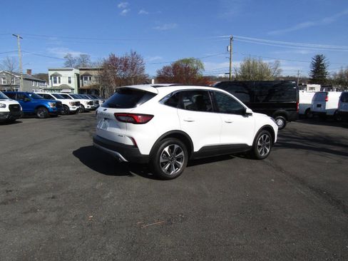 Used 2024 Ford Escape Platinum AWD/4WD image 32