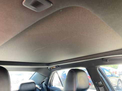 Used 2018 Chrysler 300 S image 14