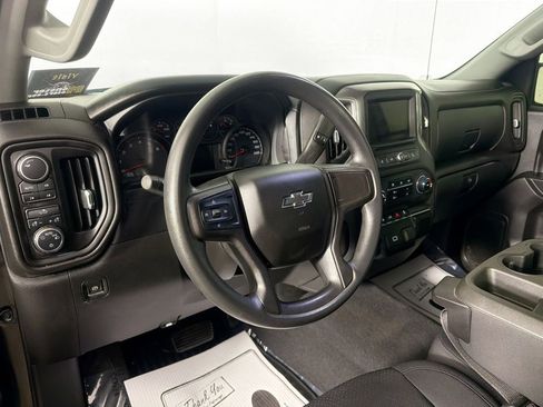 Used 2019 Chevrolet Silverado 1500 Custom Trail Boss w/ Custom Convenience Package AWD/4WD image 9