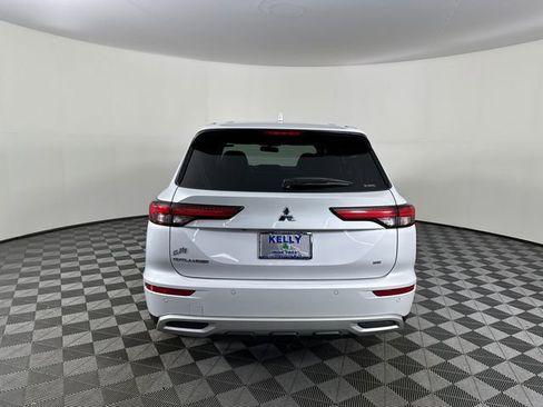 Used 2023 Mitsubishi Outlander SE AWD/4WD image 6
