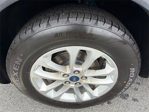 Used 2020 Ford Escape SE image 11