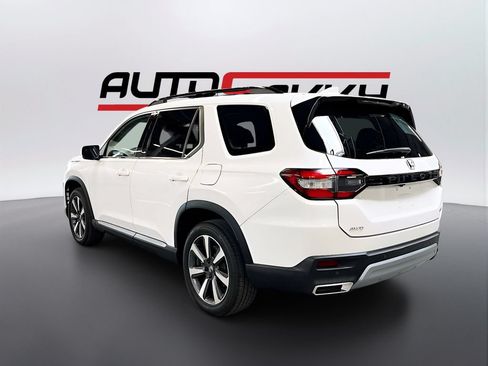 Used 2024 Honda Pilot Touring image 5