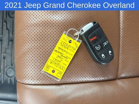 Used 2021 Jeep Grand Cherokee Overland AWD/4WD image 29