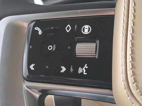 New 2025 Land Rover Range Rover SE image 24