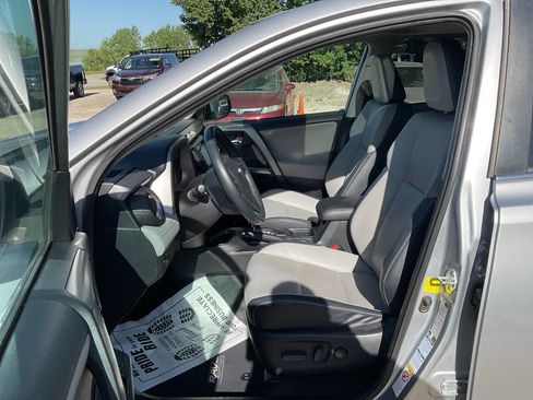 Used 2017 Toyota RAV4 Platinum image 13