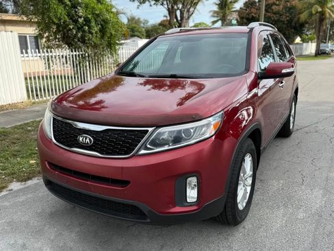Used 2015 Kia Sorento LX image 4
