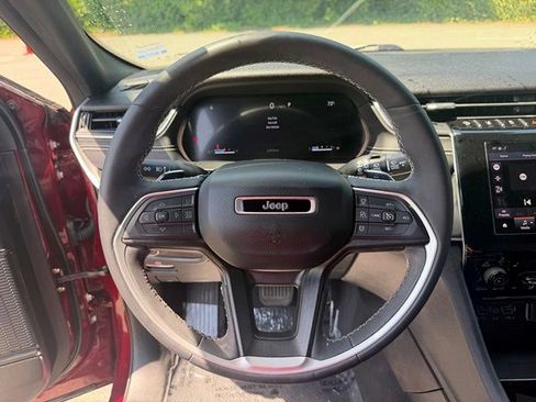 Used 2023 Jeep Grand Cherokee Altitude AWD/4WD image 16