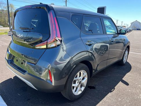 Used 2025 Kia Soul LX w/ LX Technology Package FWD image 5