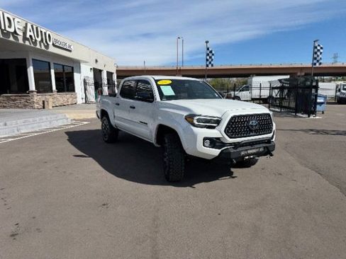 Used 2021 Toyota Tacoma Limited w/ Nightshade Package AWD/4WD image 15