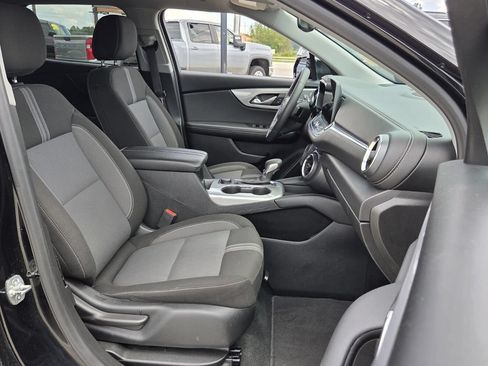 Used 2025 Chevrolet Blazer LT FWD image 18