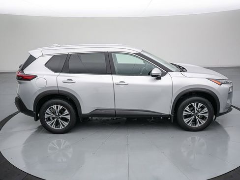 Used 2023 Nissan Rogue SV AWD/4WD image 4