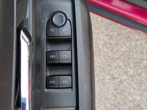 Used 2023 Chevrolet Colorado LT w/ LT Convenience Package image 12