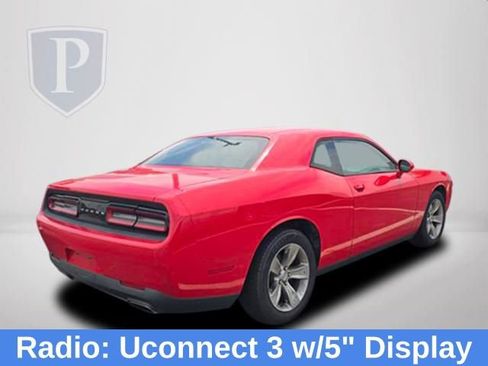 Used 2017 Dodge Challenger SXT RWD image 5