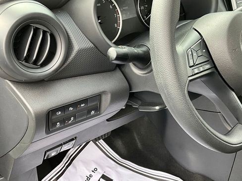 Certified 2025 Nissan Kicks Play S image 34