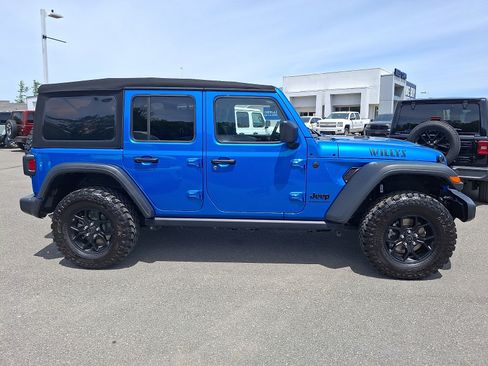 Used 2024 Jeep Wrangler Unlimited Sport AWD/4WD image 7