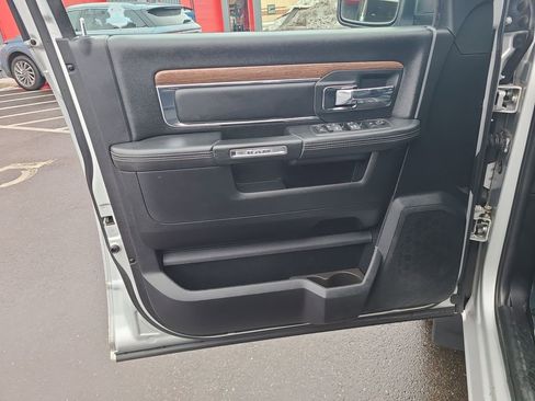 Used 2016 RAM 1500 Laramie w/ Convenience Group image 19
