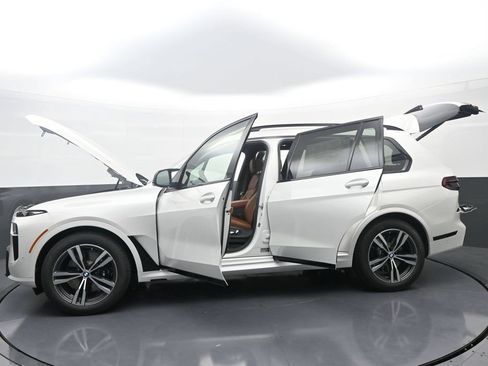 New 2027 BMW X7 M60i AWD/4WD image 41
