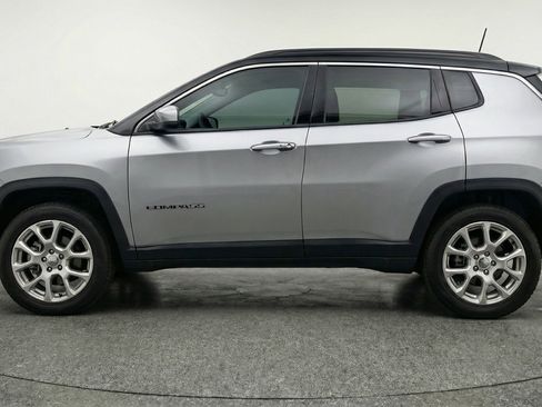Used 2025 Jeep Compass Limited image 5