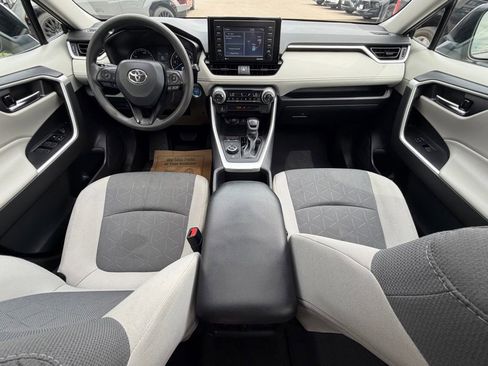Used 2022 Toyota RAV4 XLE w/ Convenience Package AWD/4WD image 12
