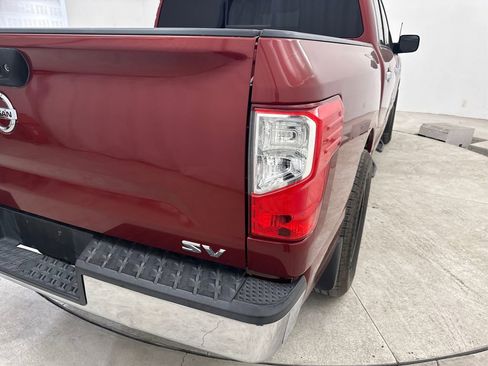 Used 2017 Nissan Titan SV RWD image 21