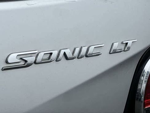 Used 2015 Chevrolet Sonic LT image 16